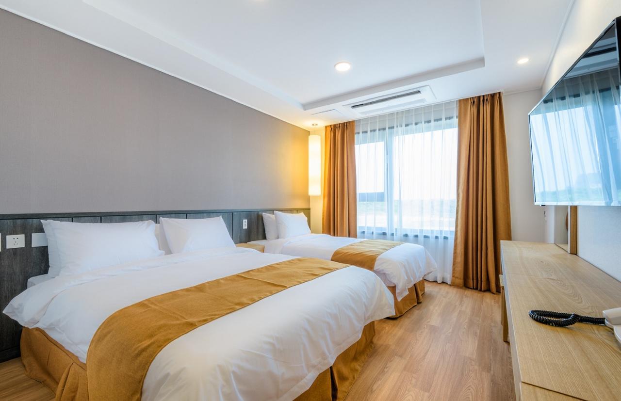 Thira Hotel Seogwipo Exterior photo