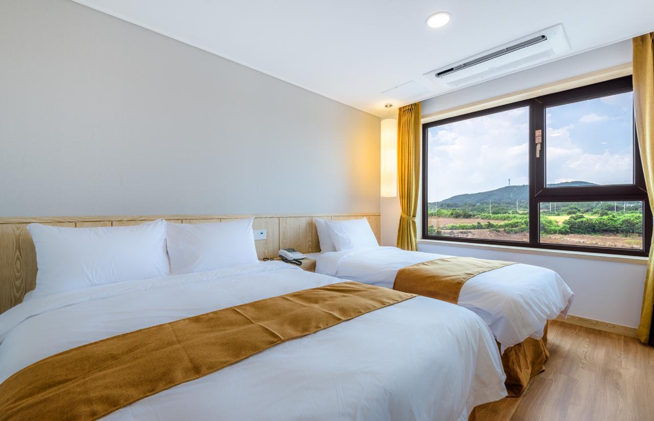 Thira Hotel Seogwipo Exterior photo