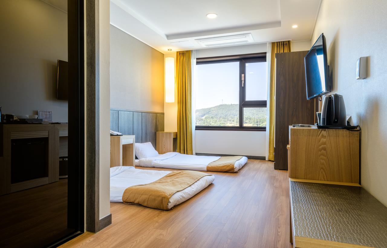 Thira Hotel Seogwipo Exterior photo